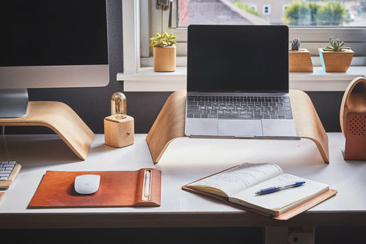 Télétravail bureau ordinateur