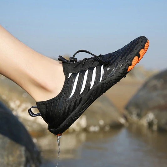 Chaussure_aquatique_noir_et_orange_situation